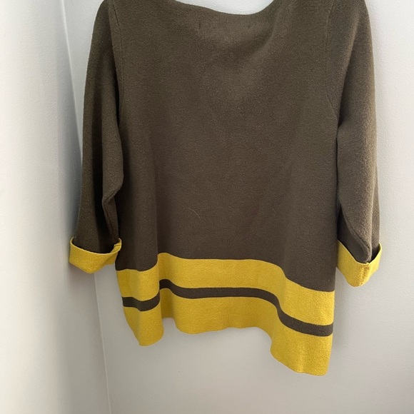 Max studio Olive and Yellow Sweater - Picture 2 of 9